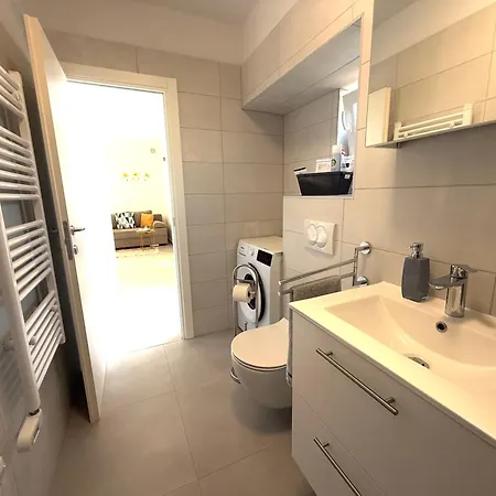 Erika - For 2 Near The Pula