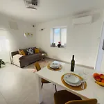 Erika - For 2 Near The Apartamento