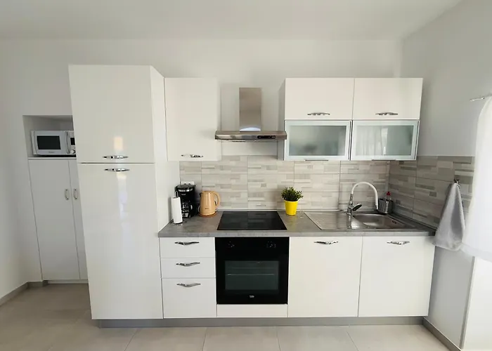 Erika - For 2 Near The