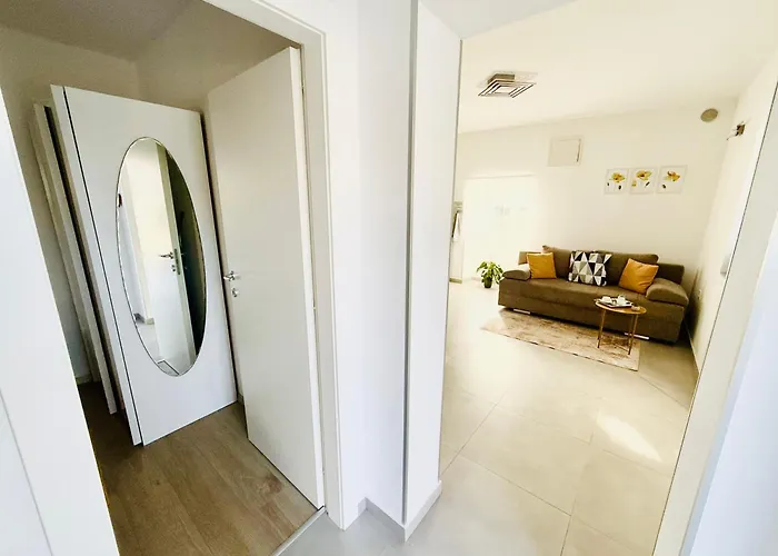 Erika - For 2 Near The 公寓