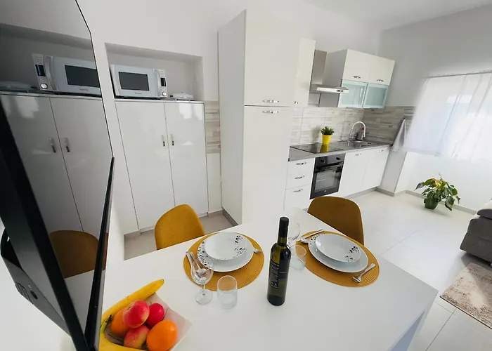 公寓 Erika - For 2 Near The *