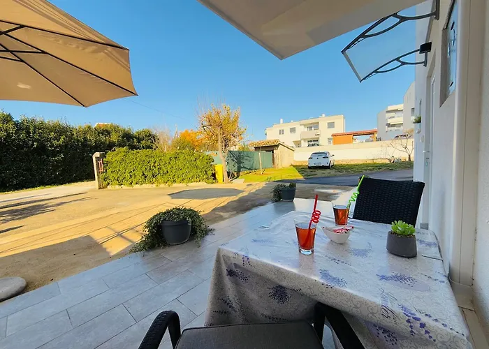 公寓 Erika - For 2 Near The